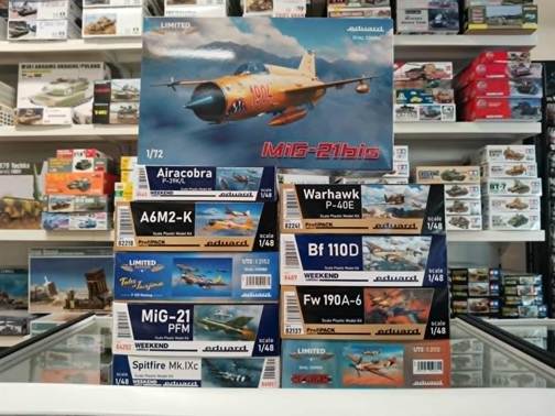 A display of model airplanes on a shelf

AI-generated content may be incorrect.